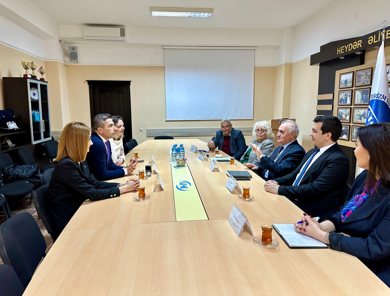 ATMU ilə “Absheron Hotel Group” arasında memorandum imzalanıb - FOTOLAR